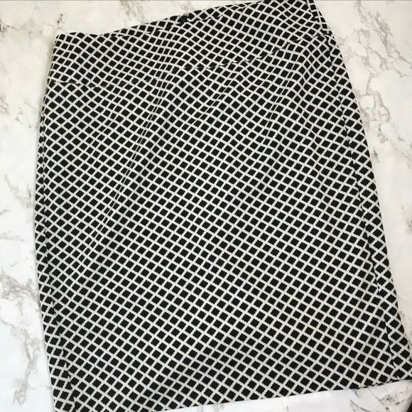 Lane Bryant Dresses & Skirts - Lane Bryant Plus Geo Print Pencil Skirt
